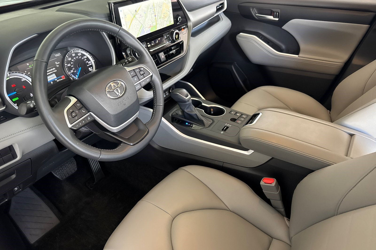 Certified 2026 Toyota Highlander XLE AWD/4WD image 4