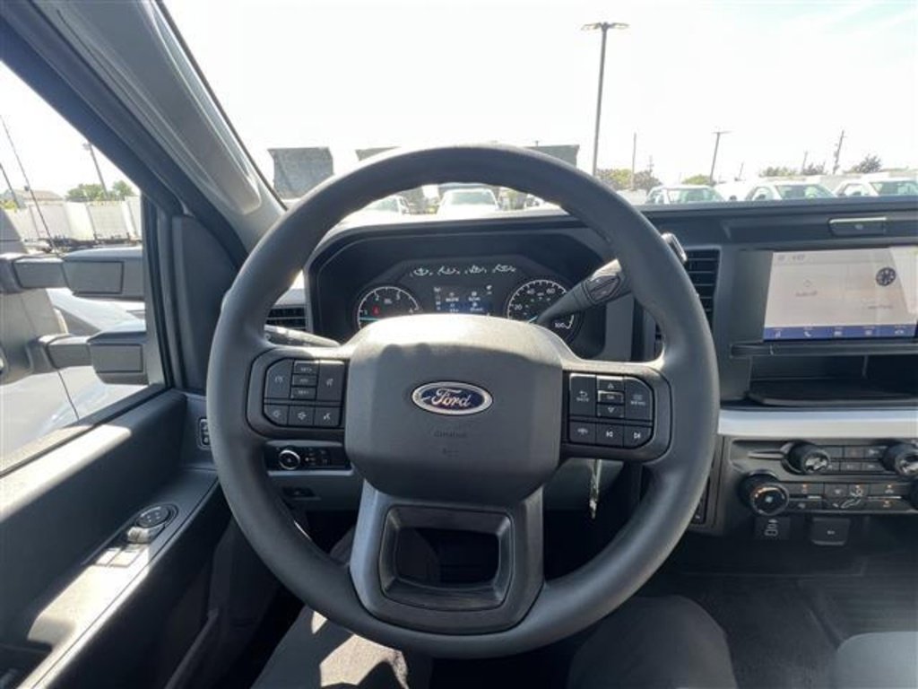 New 2025 Ford F550 4x4 Regular Cab Super Duty image 8