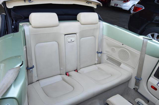 Used 2008 Volkswagen Beetle S image 36