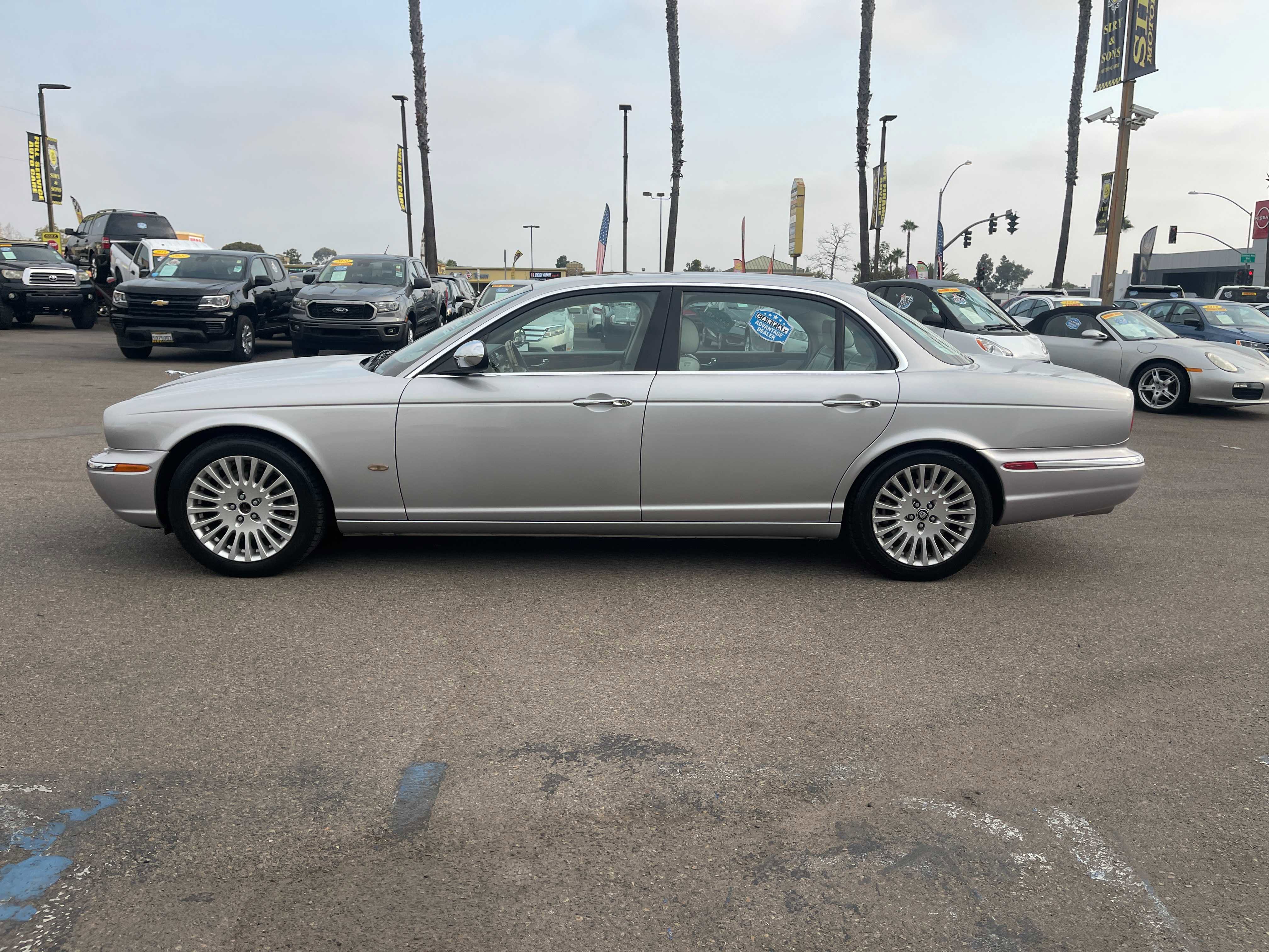 Used 2006 Jaguar XJ8 L XJ VANDEN PLAS SEDAN 4D image 6