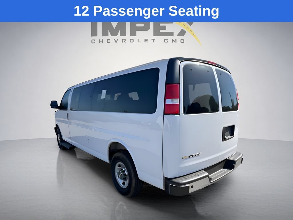 Used 2025 Chevrolet Express 3500 LT w/ LT Preferred Equipment Group RWD image 2
