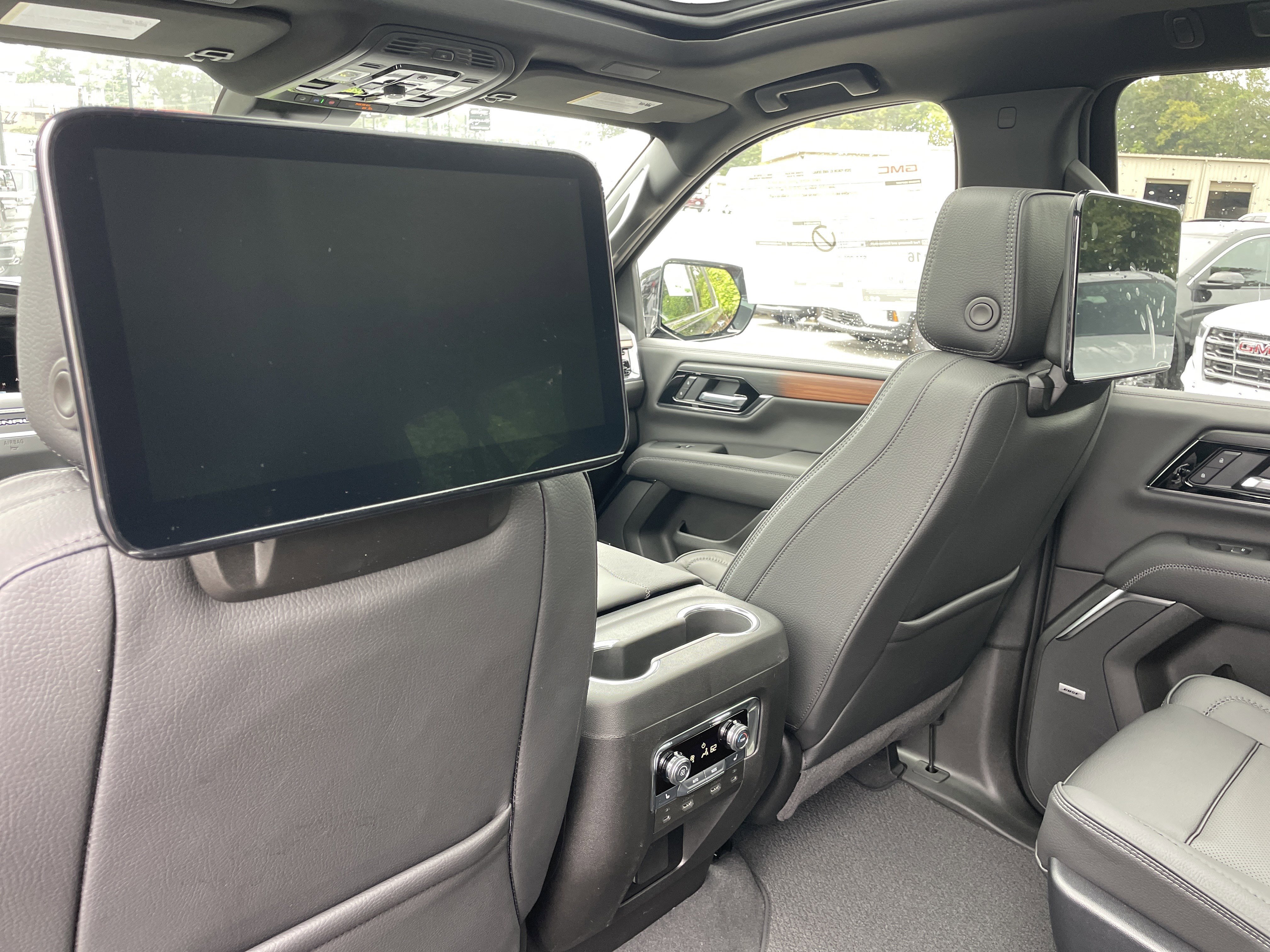 New 2026 GMC Yukon XL Denali image 18