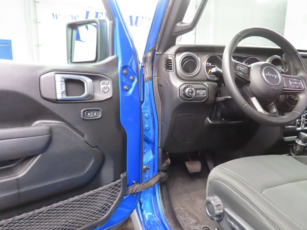 Used 2022 Jeep Gladiator Sport AWD/4WD image 37