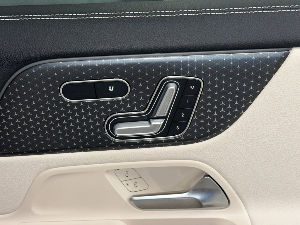 Used 2024 Mercedes-Benz GLA 250 4MATIC image 30