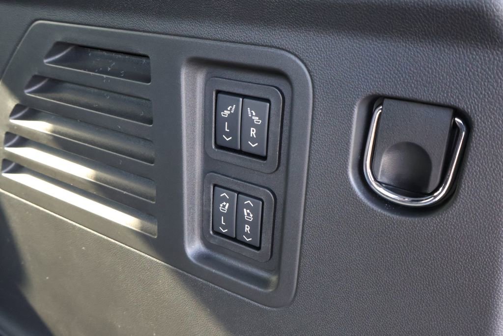 New 2026 Chevrolet Traverse RS w/ LPO, Floor Liner Package image 47