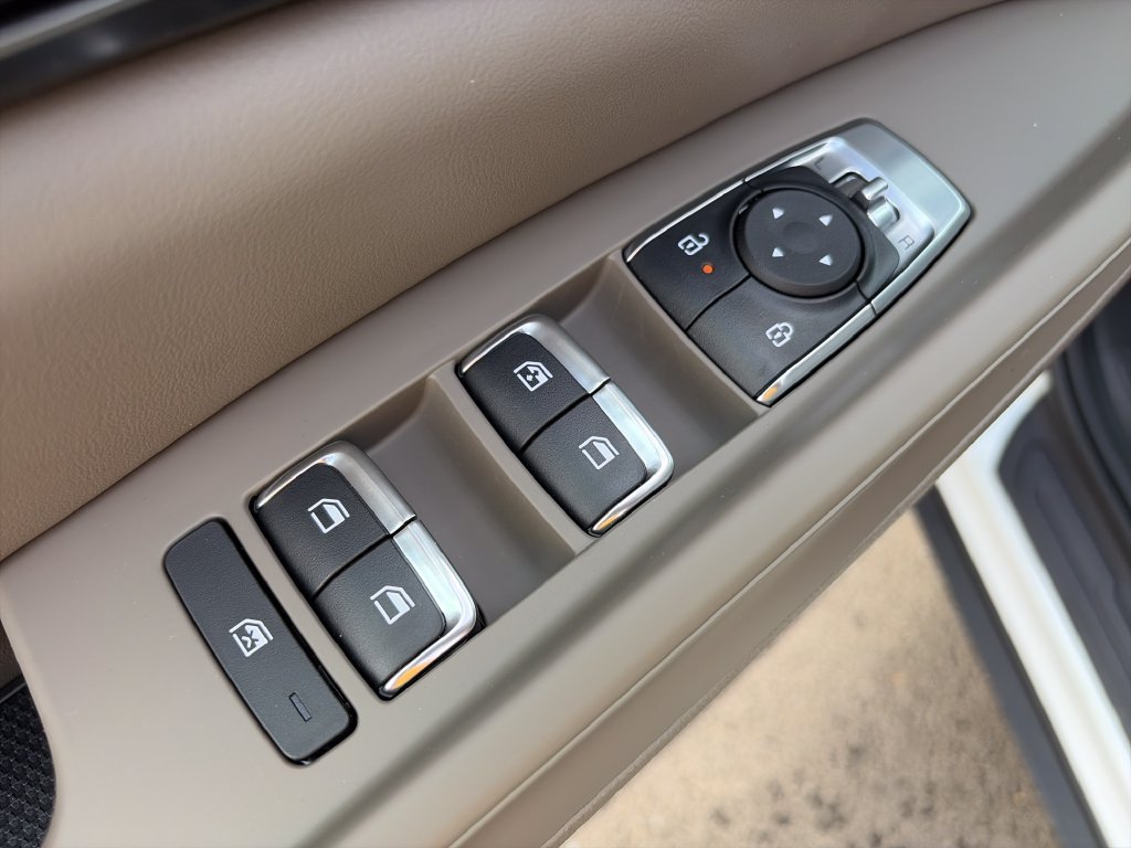 New 2027 Kia Carnival FWD image 17