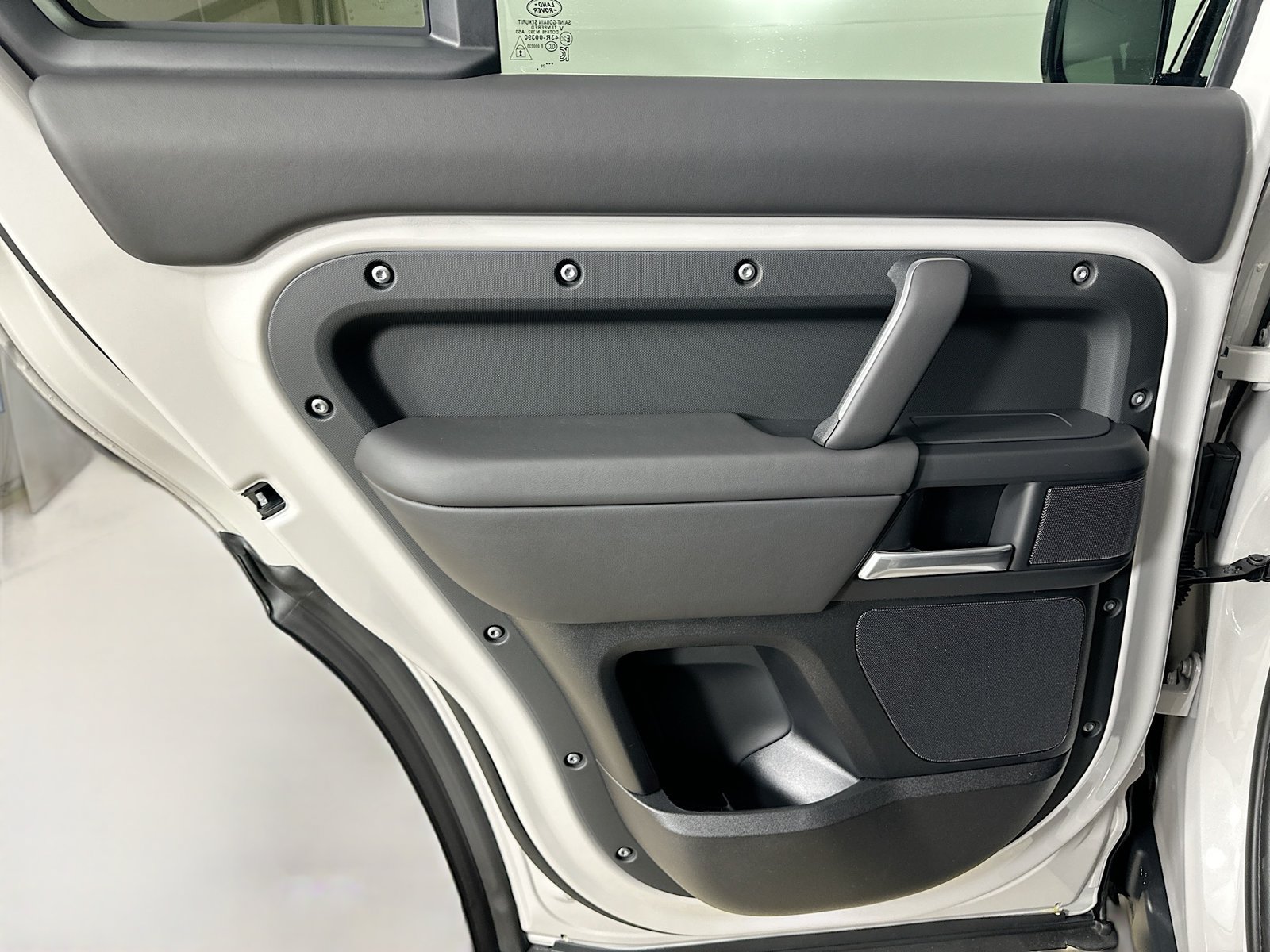 New 2026 Land Rover Defender 130 X-Dynamic SE AWD/4WD image 35