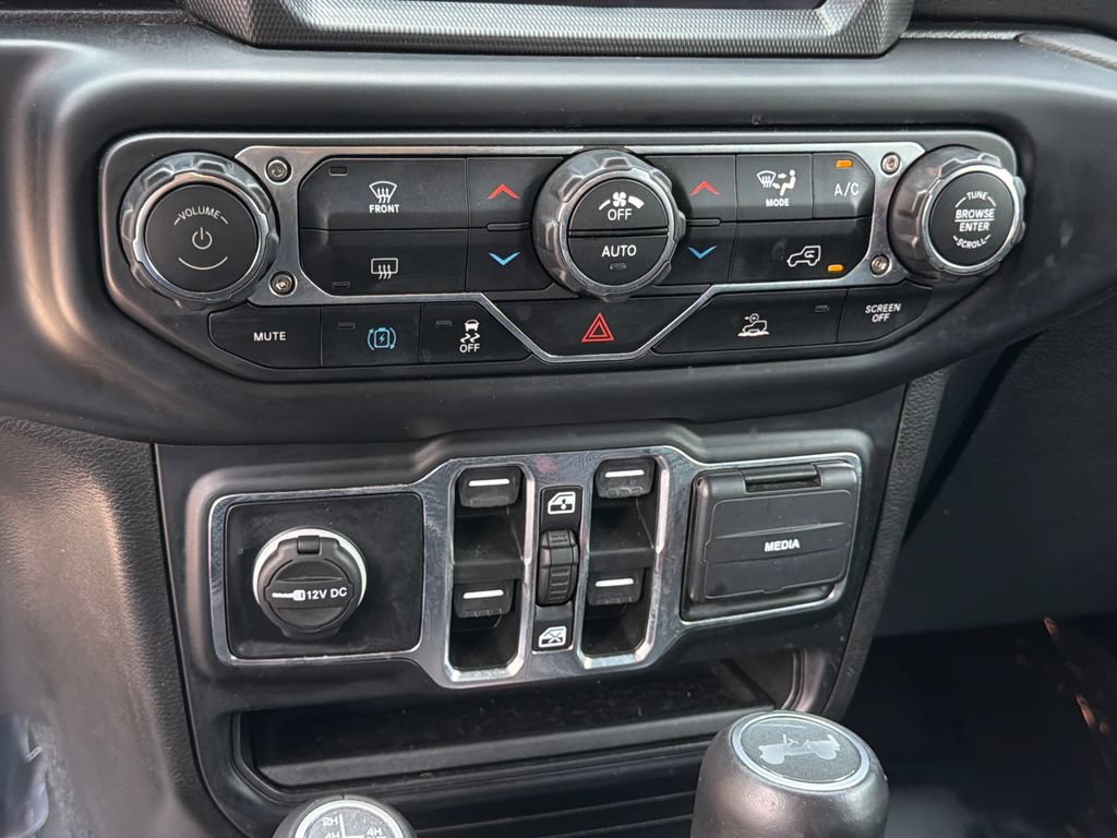 Used 2022 Jeep Wrangler Unlimited Sahara AWD/4WD image 27