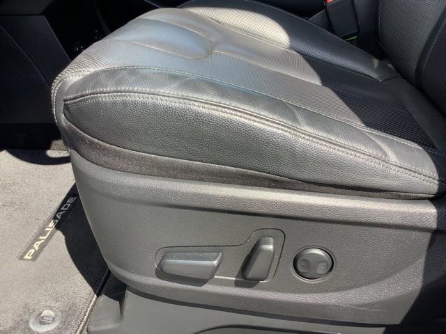 Used 2022 Hyundai Palisade SEL w/ Premium Package image 16