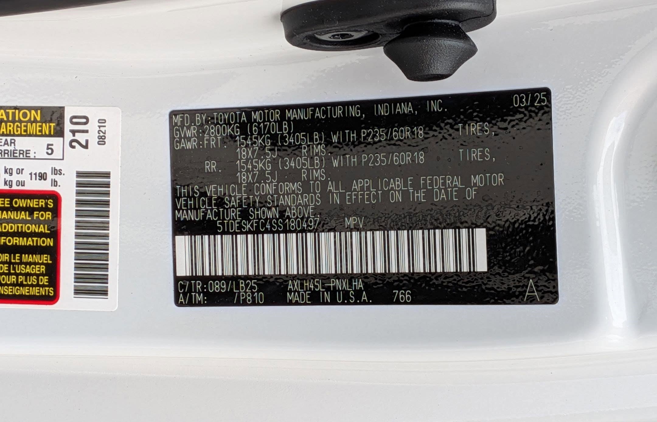 Used 2025 Toyota Sienna Platinum AWD/4WD image 35