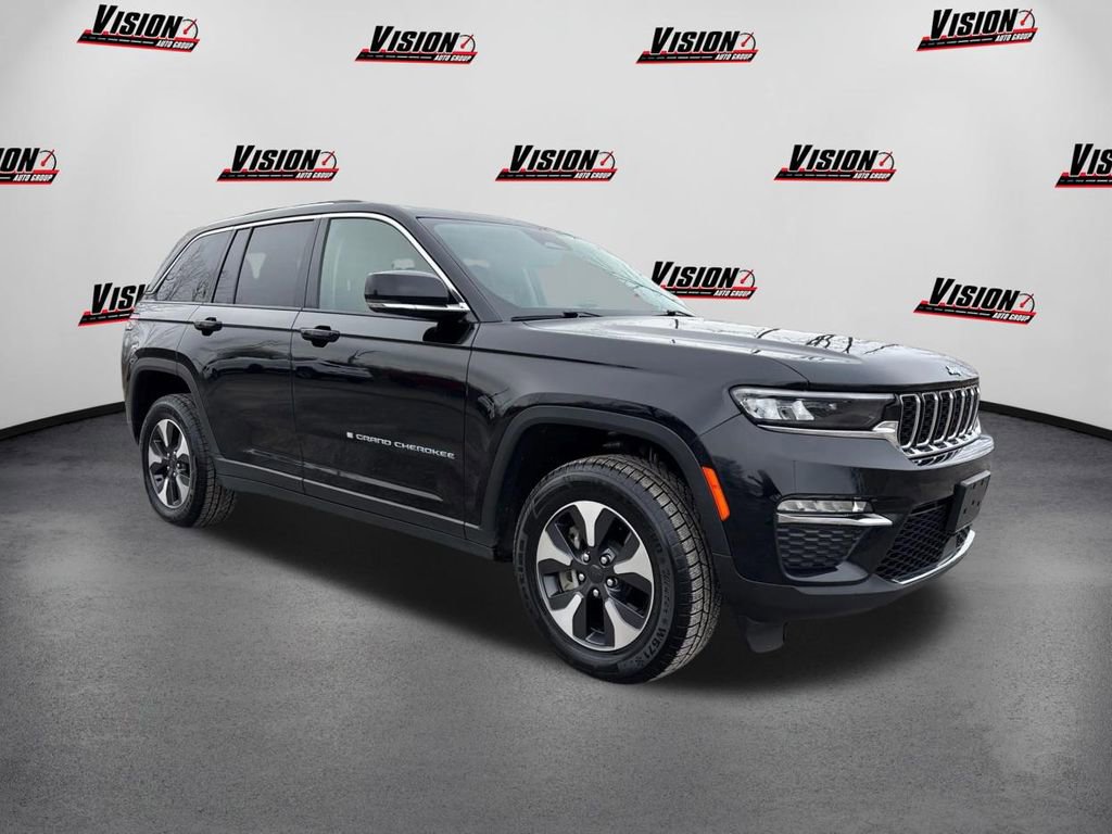 Used 2024 Jeep Grand Cherokee Limited 4xe image 3