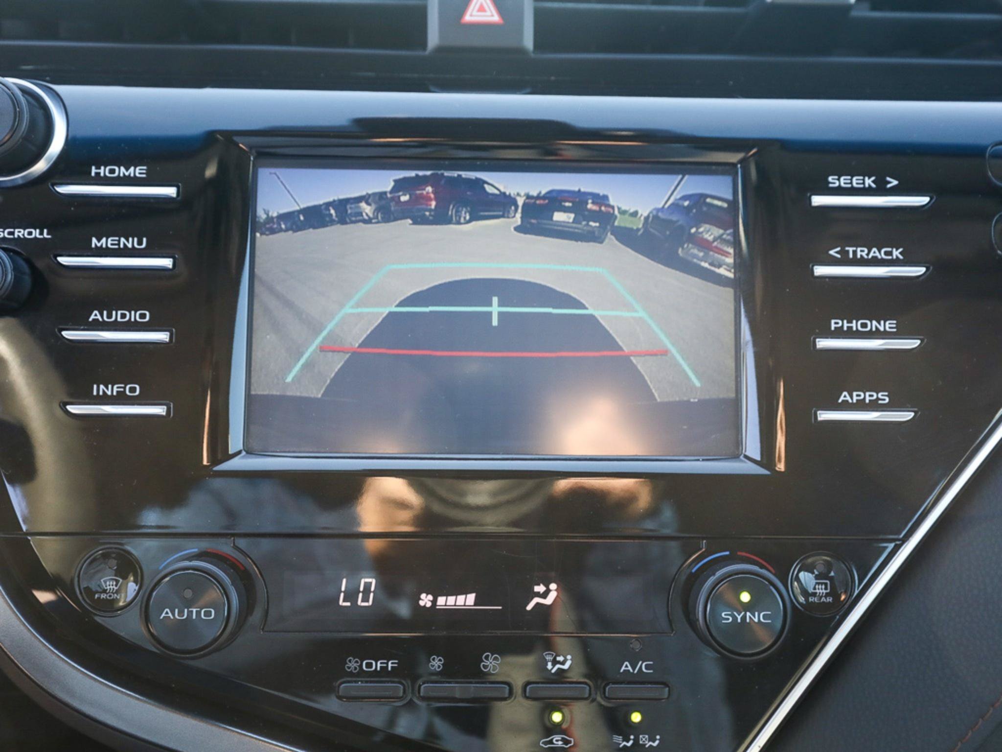 Used 2018 Toyota Camry LE FWD image 16