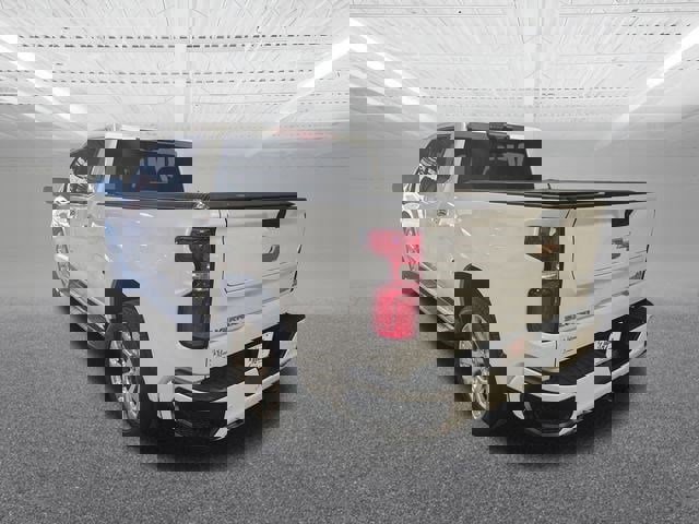 Used 2021 Chevrolet Silverado 1500 High Country w/ Technology Package image 8