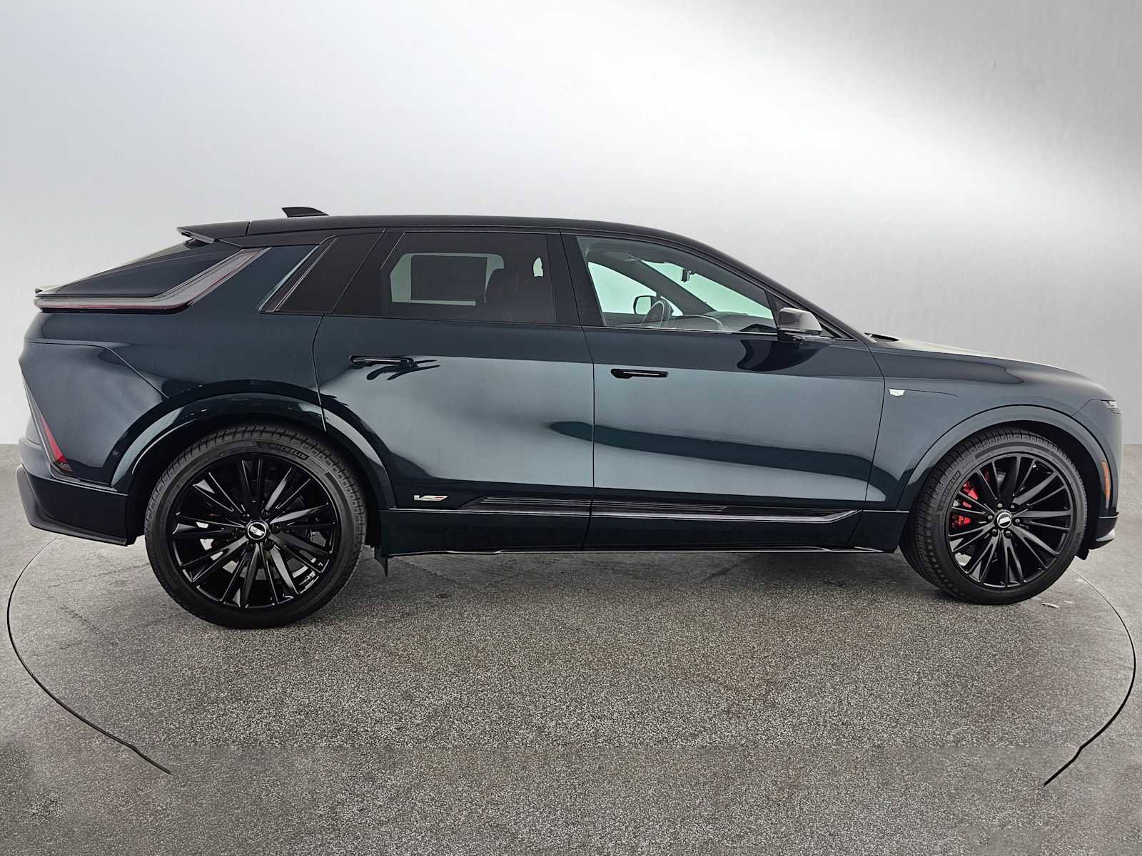 New 2026 Cadillac Lyriq V image 2