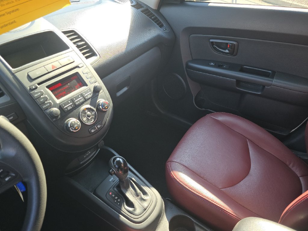 Used 2013 Kia Soul FWD image 26