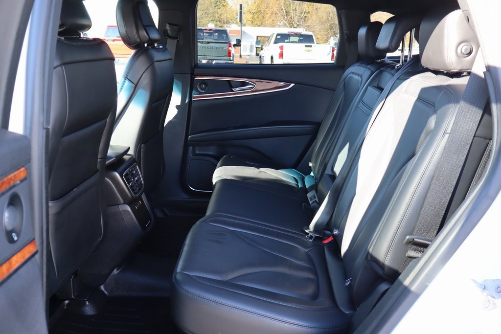 Used 2020 Lincoln Nautilus Reserve image 27