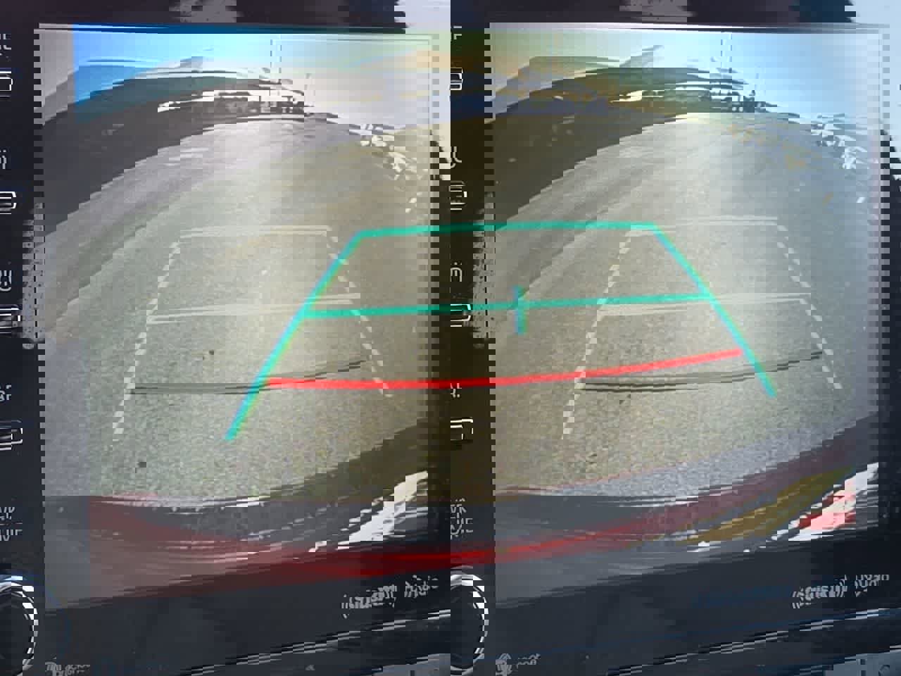 Used 2022 Toyota Highlander XLE image 25