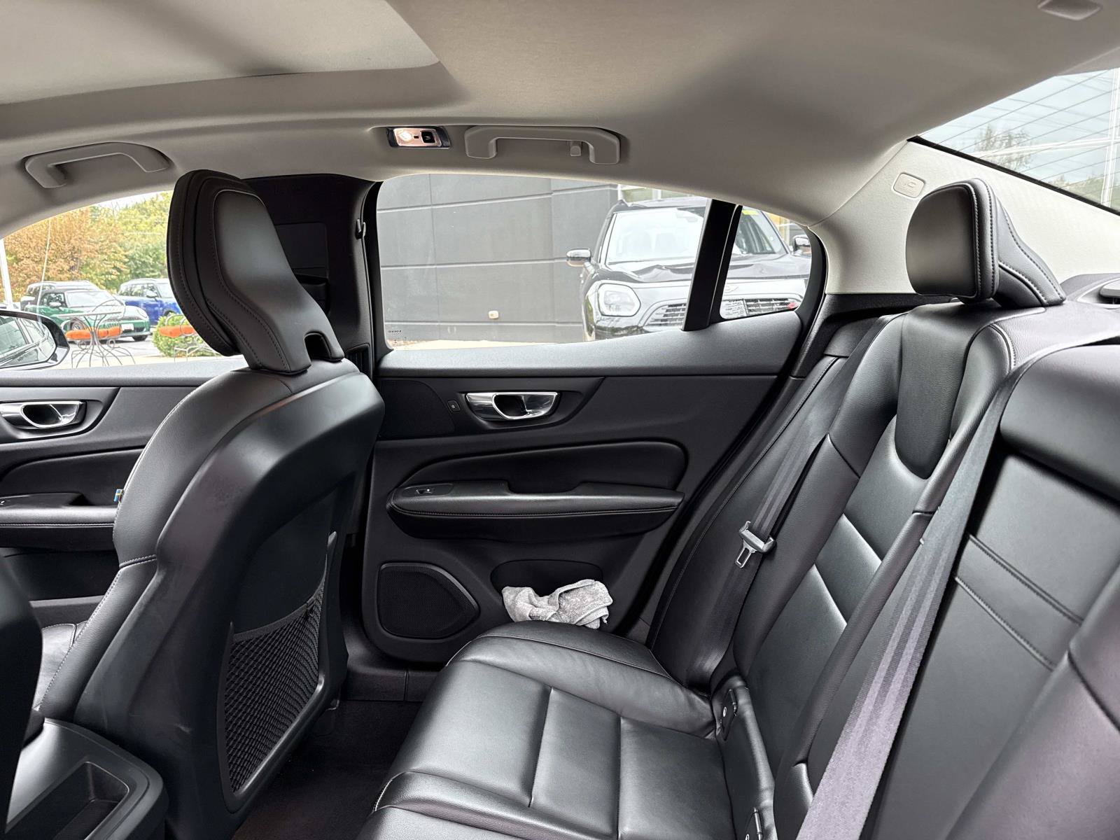 Used 2019 Volvo S60 T5 Momentum w/ Premium Package FWD image 15