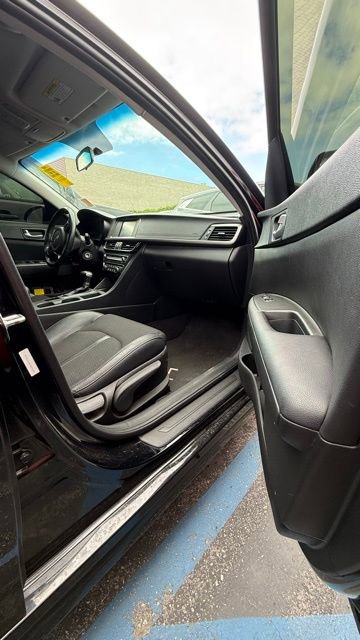 Certified 2018 Kia Optima S image 7