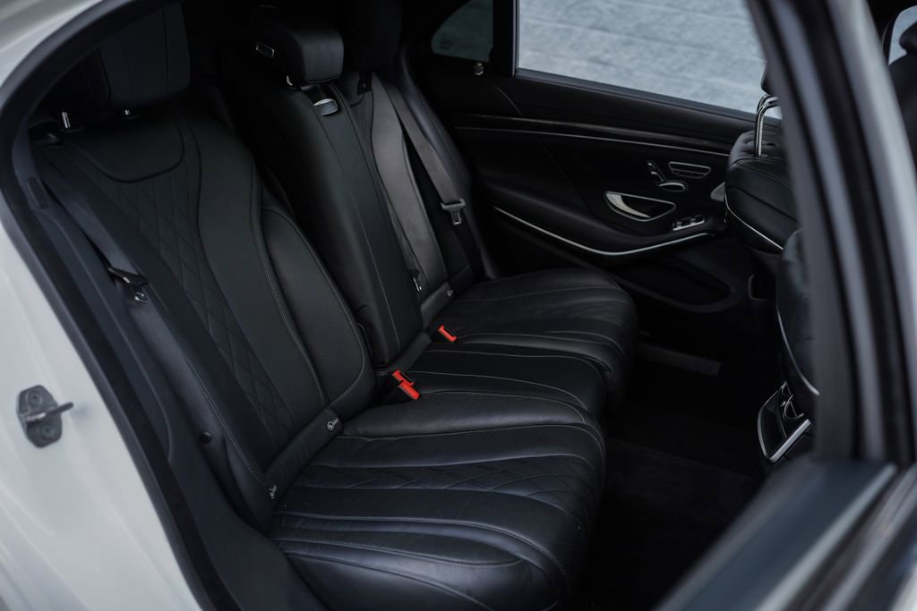Used 2018 Mercedes-Benz S 560 Sedan w/ AMG Line Exterior image 25