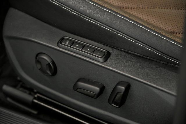 Certified 2025 Volkswagen Jetta SEL image 16