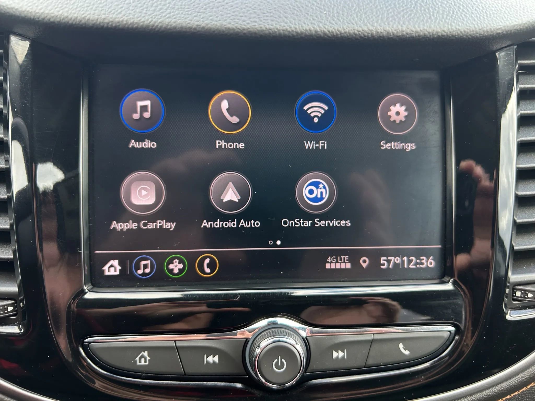 Used 2020 Chevrolet Trax LT w/ LT Convenience Package image 21