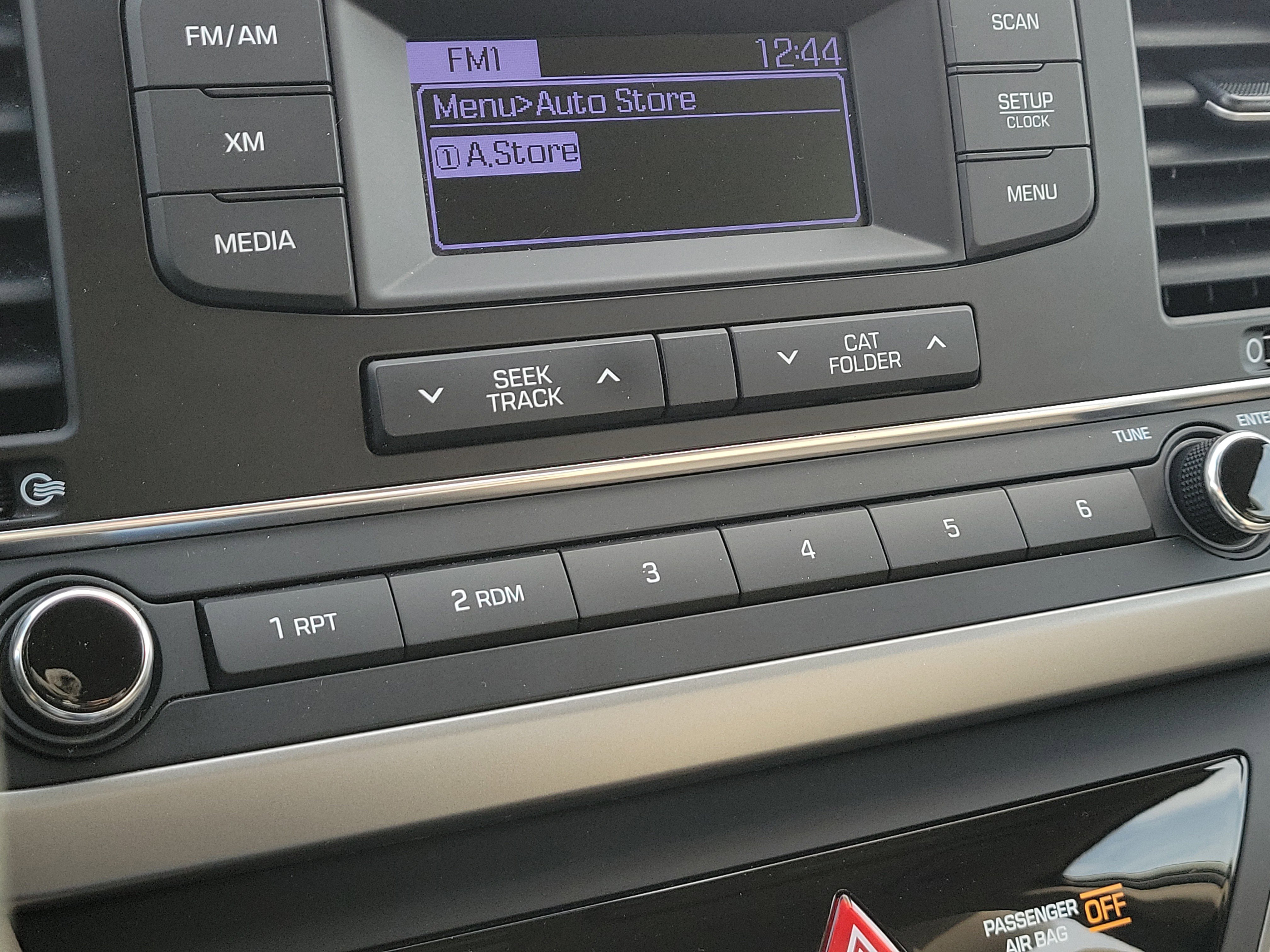 Used 2017 Hyundai Elantra SE image 25