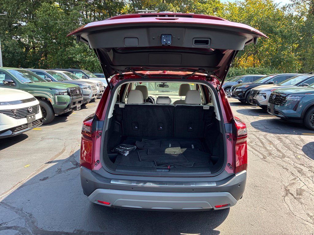 Certified 2023 Nissan Rogue SV AWD/4WD image 13