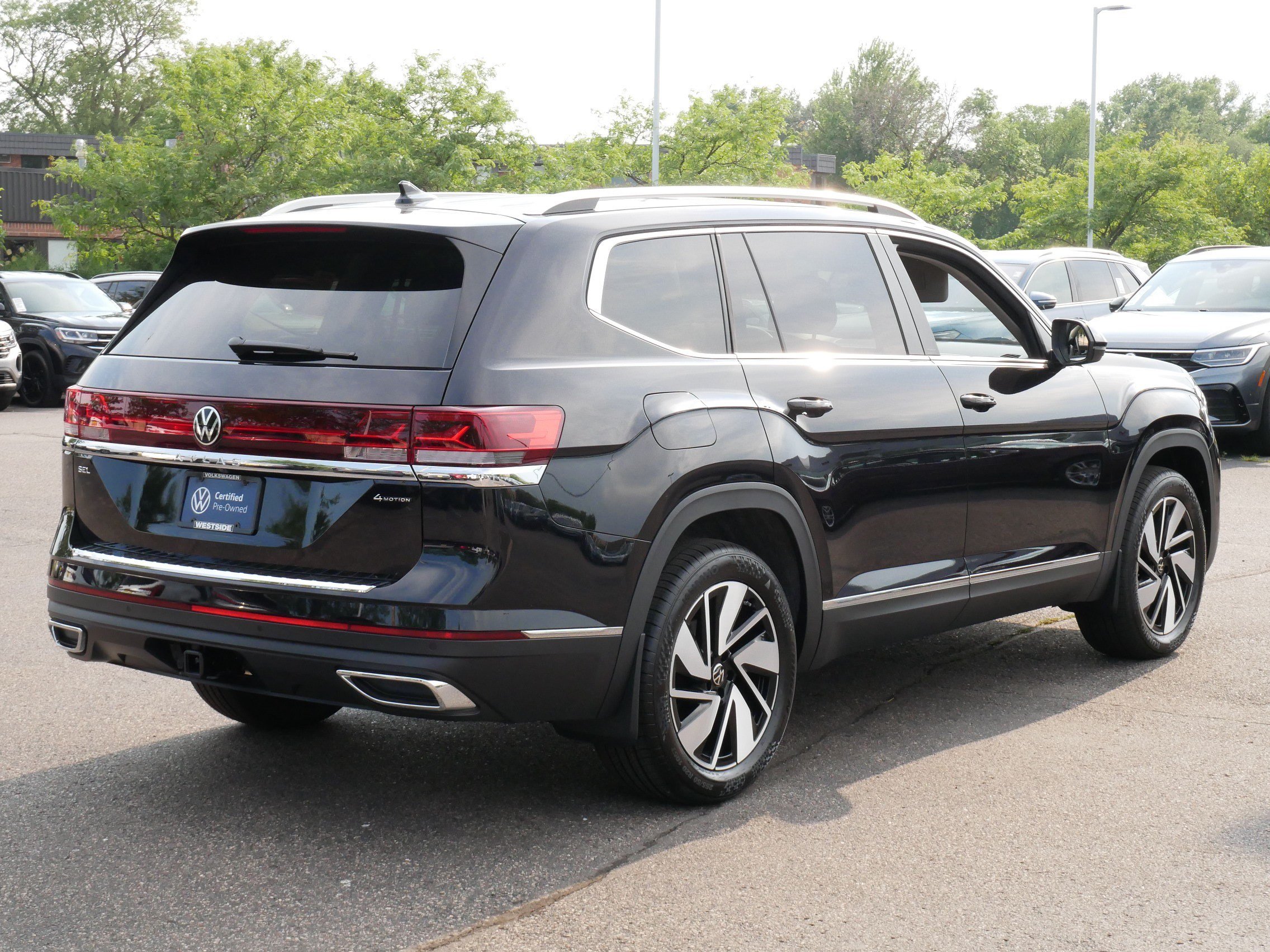 Used 2026 Volkswagen Atlas SEL AWD/4WD image 16