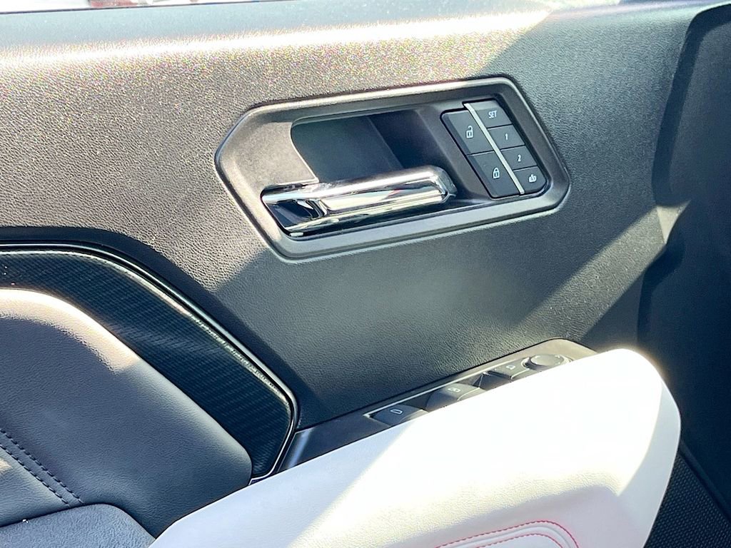Used 2024 GMC Canyon AT4X image 18