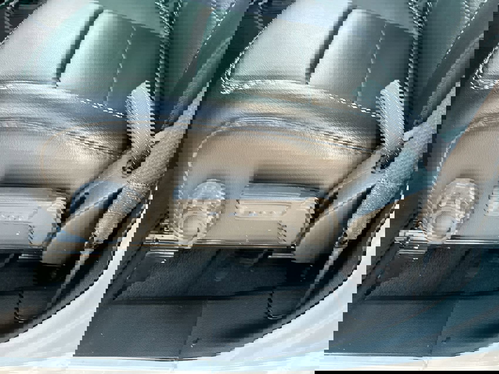 New 2023 Jeep Wrangler Sahara w/ Cold Weather Group image 12