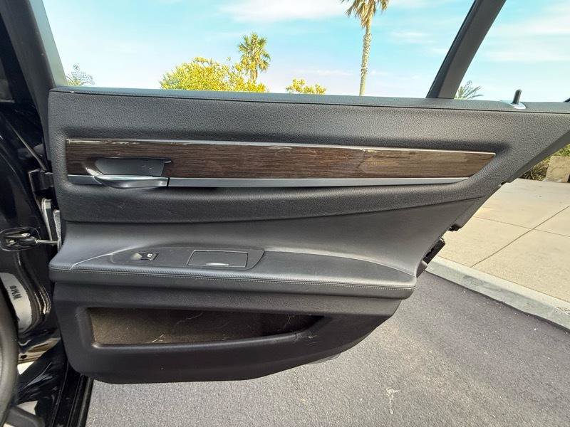 Used 2009 BMW 750i RWD image 54