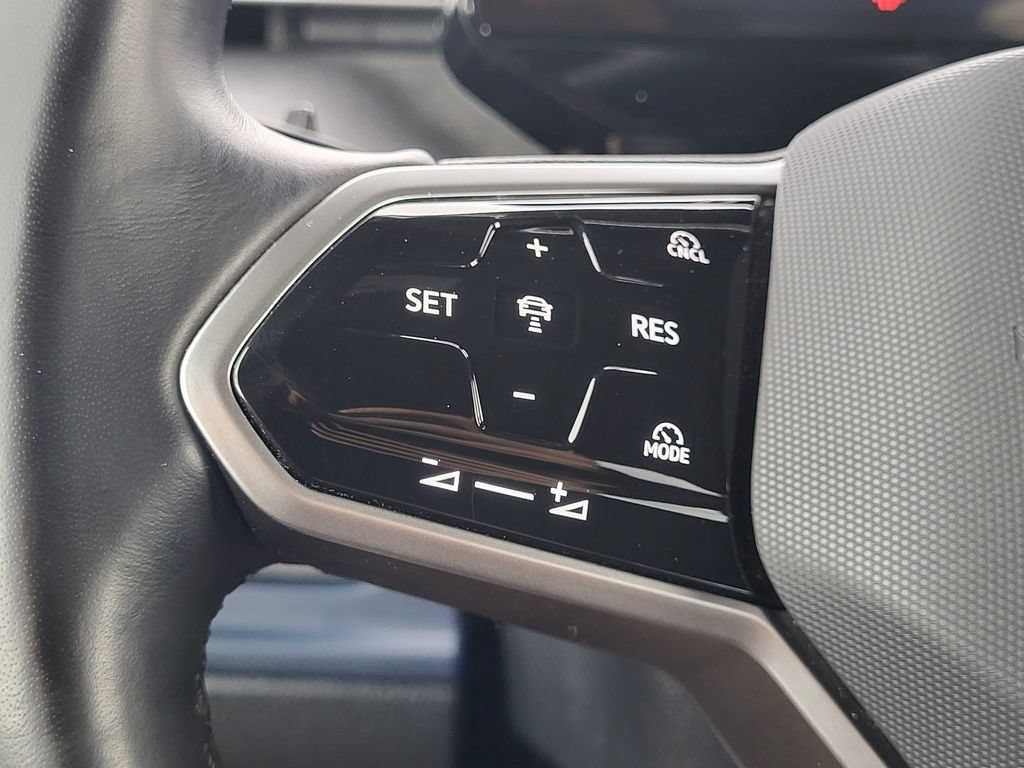 Used 2025 Volkswagen ID. Buzz 1st Edition RWD image 16
