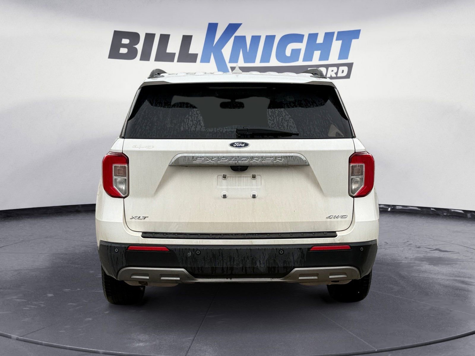 Used 2022 Ford Explorer XLT w/ Equipment Group 202A image 4
