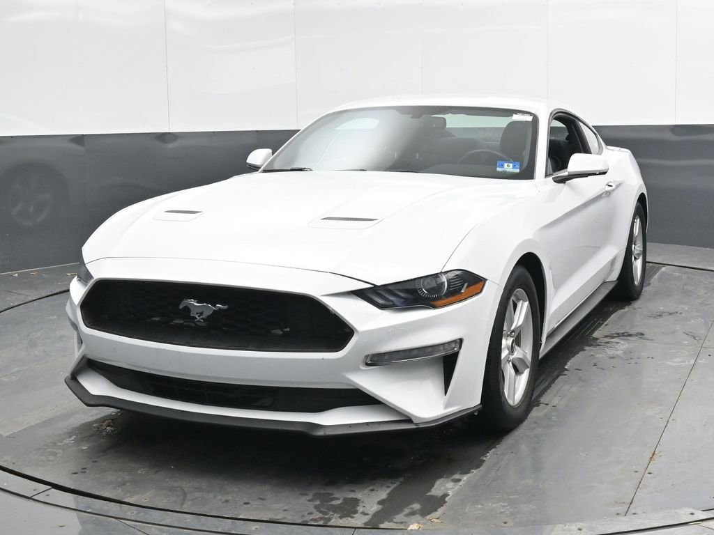 Used 2018 Ford Mustang Coupe RWD image 6