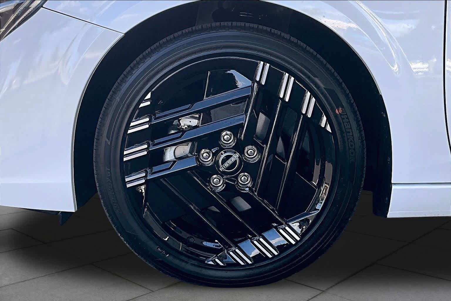 New 2026 Nissan Sentra SR w/ SR Premium Package FWD image 11