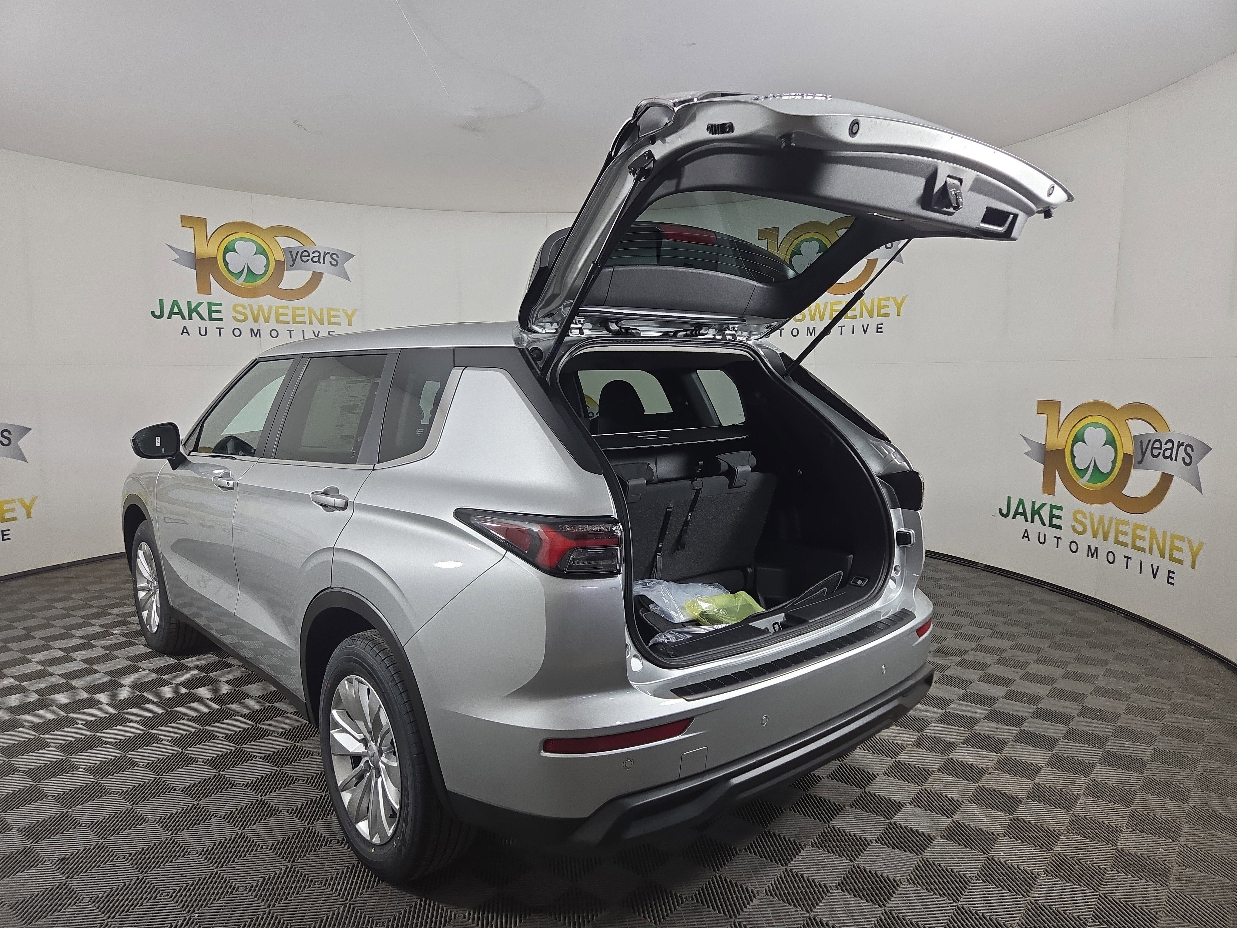 New 2026 Mitsubishi Outlander ES image 32