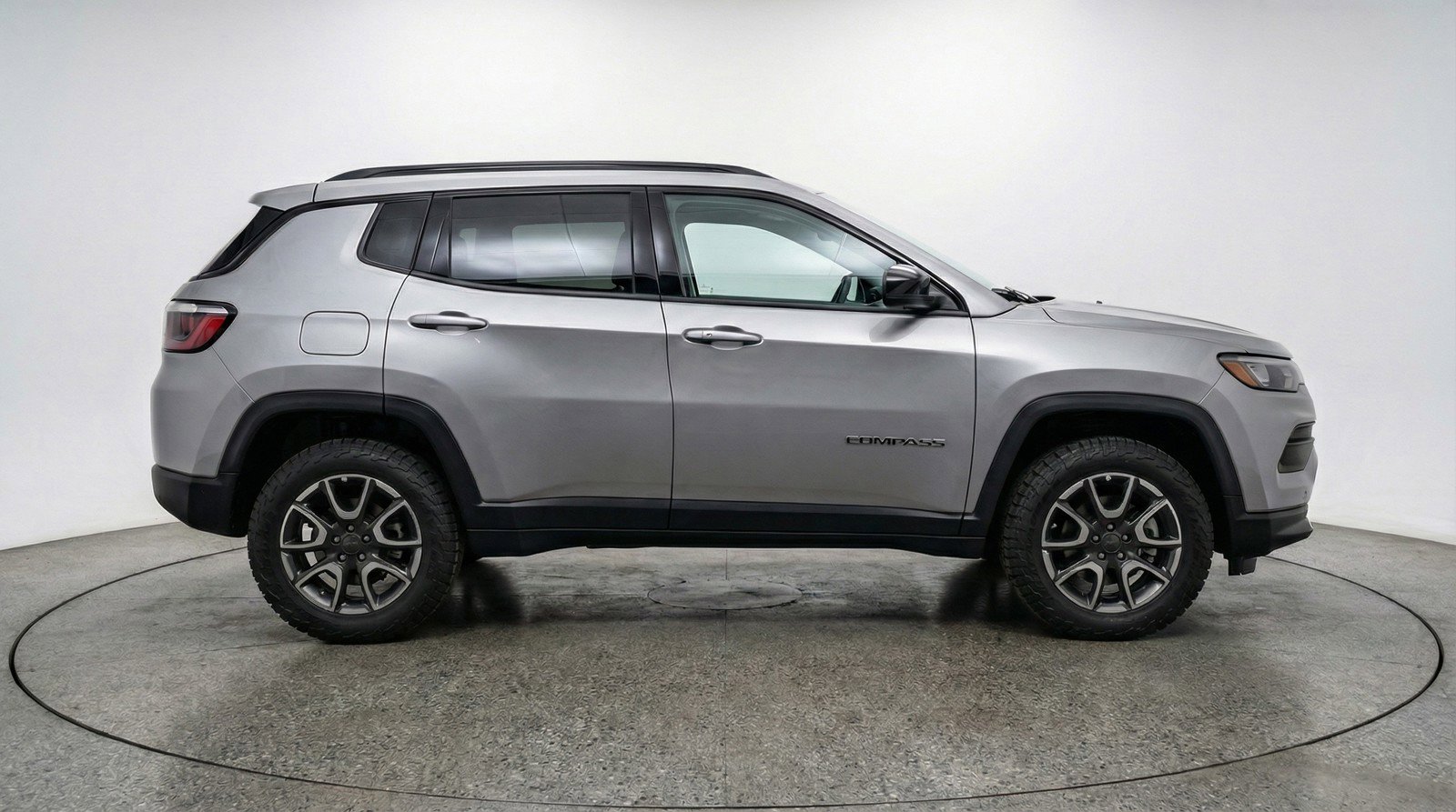 Used 2025 Jeep Compass Trailhawk image 11