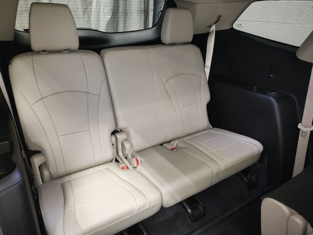 Used 2020 Buick Enclave Premium w/ Sun and Sites Package image 14