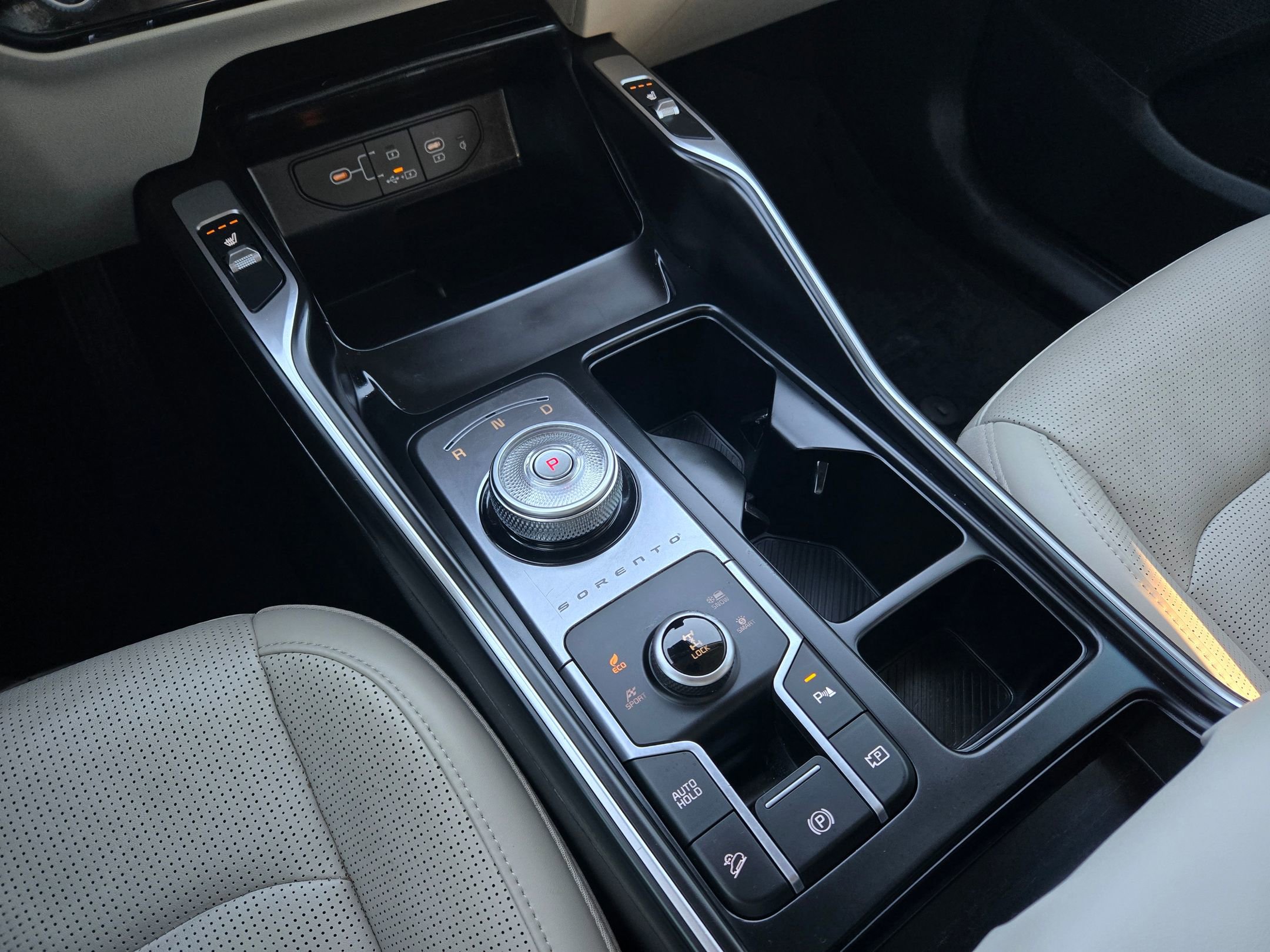 Certified 2025 Kia Sorento EX w/ EX Panoramic Sunroof Package image 30