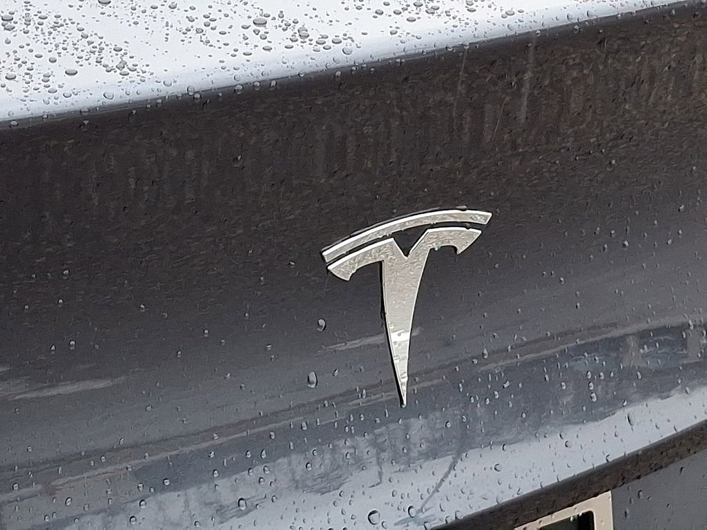 Used 2023 Tesla Model Y Long Range image 38