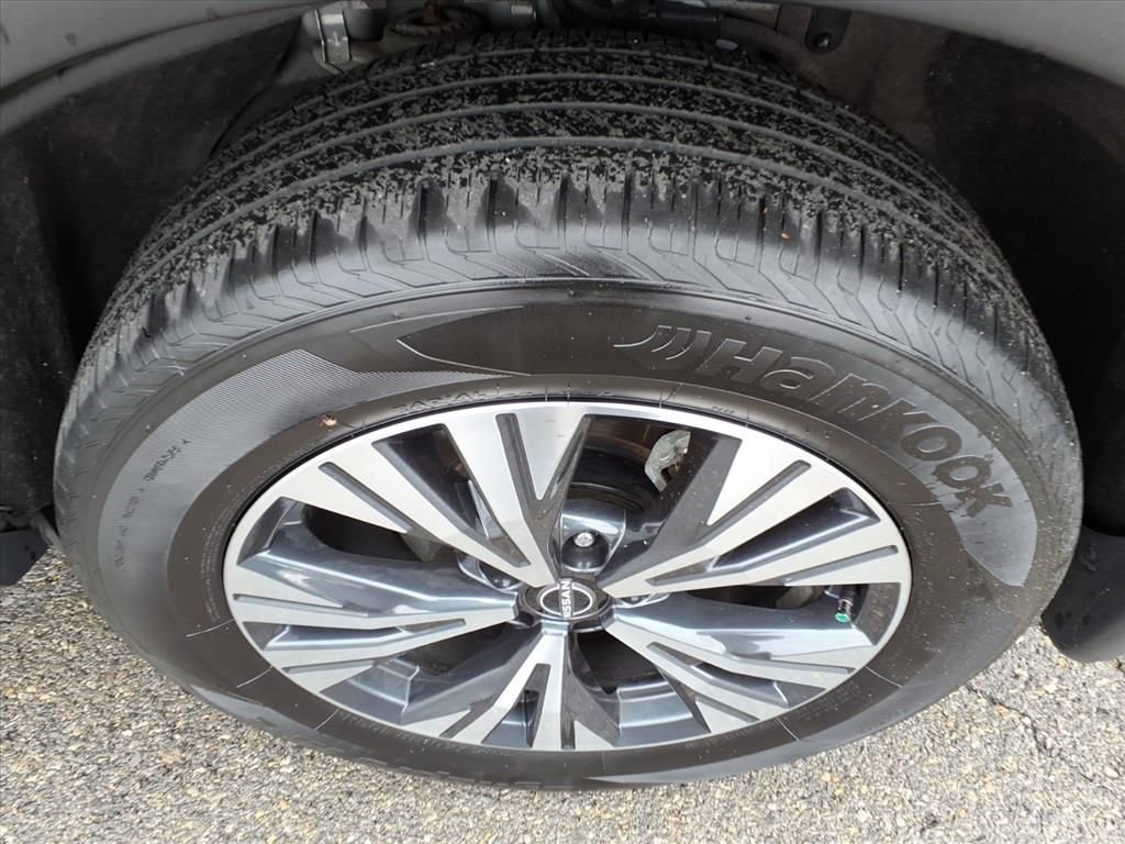 Used 2023 Nissan Rogue SV w/ SV Premium Package image 10