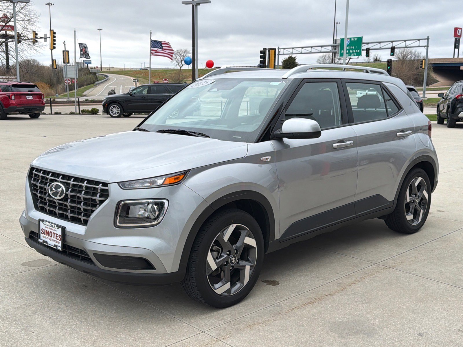 Used 2025 Hyundai Venue SEL image 4