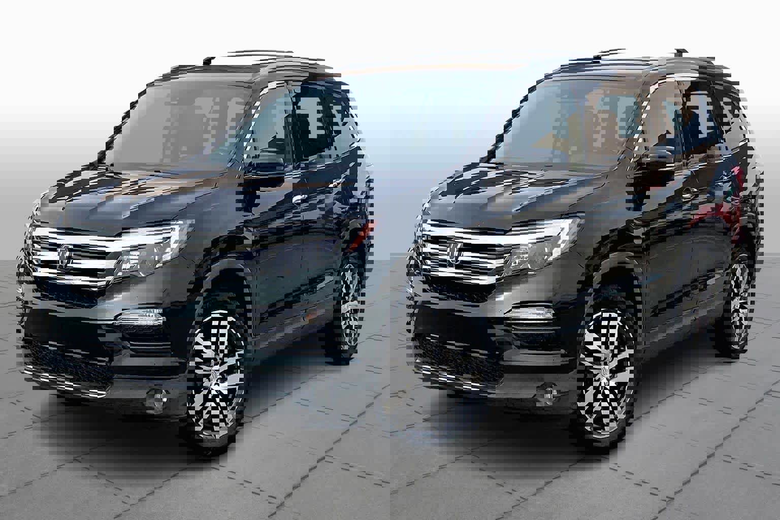 Used 2016 Honda Pilot Touring video 1