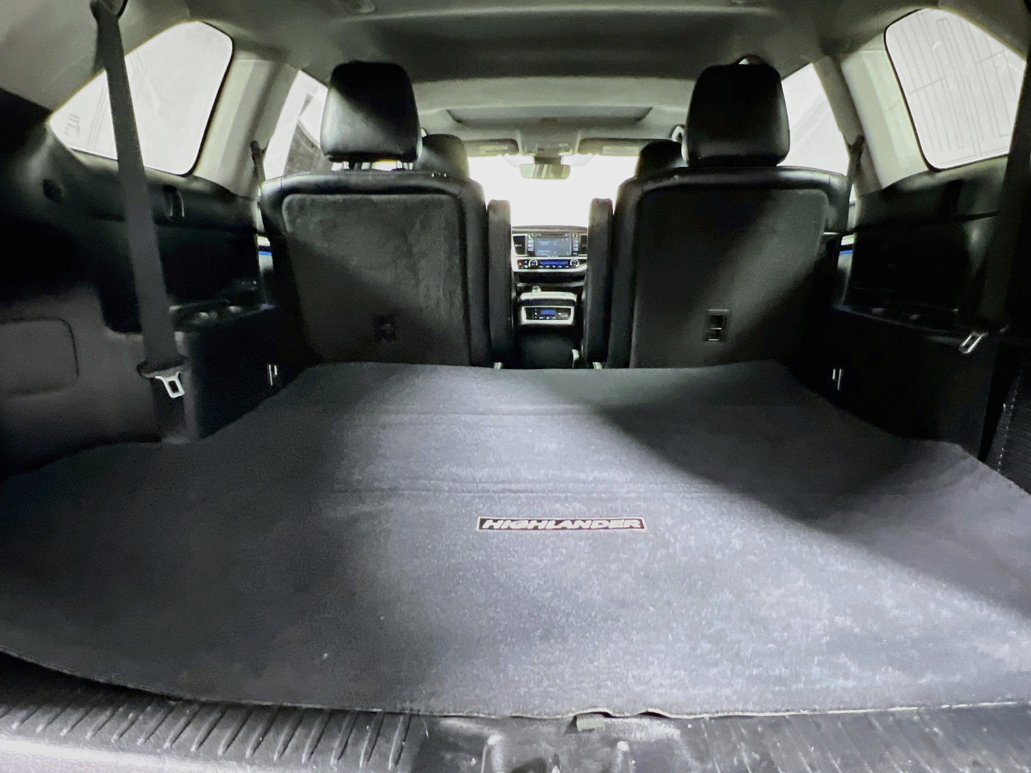 Used 2018 Toyota Highlander SE w/ Carpet Mat Package (TMS) AWD/4WD image 34