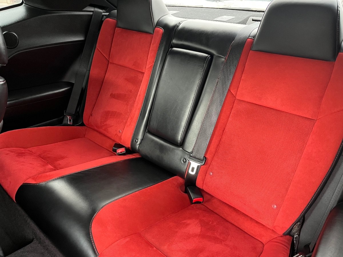Used 2015 Dodge Challenger R/T Scat Pack w/ Leather Interior Group RWD image 29