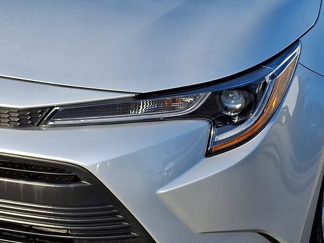 Certified 2025 Toyota Corolla LE FWD image 9