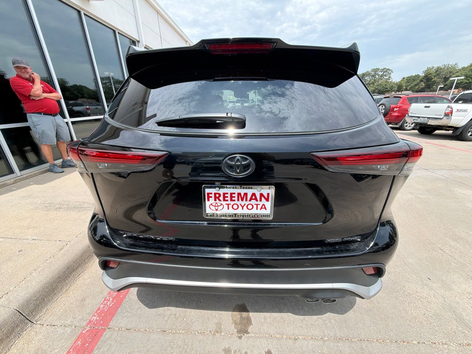 Used 2025 Toyota Highlander XSE AWD/4WD image 7
