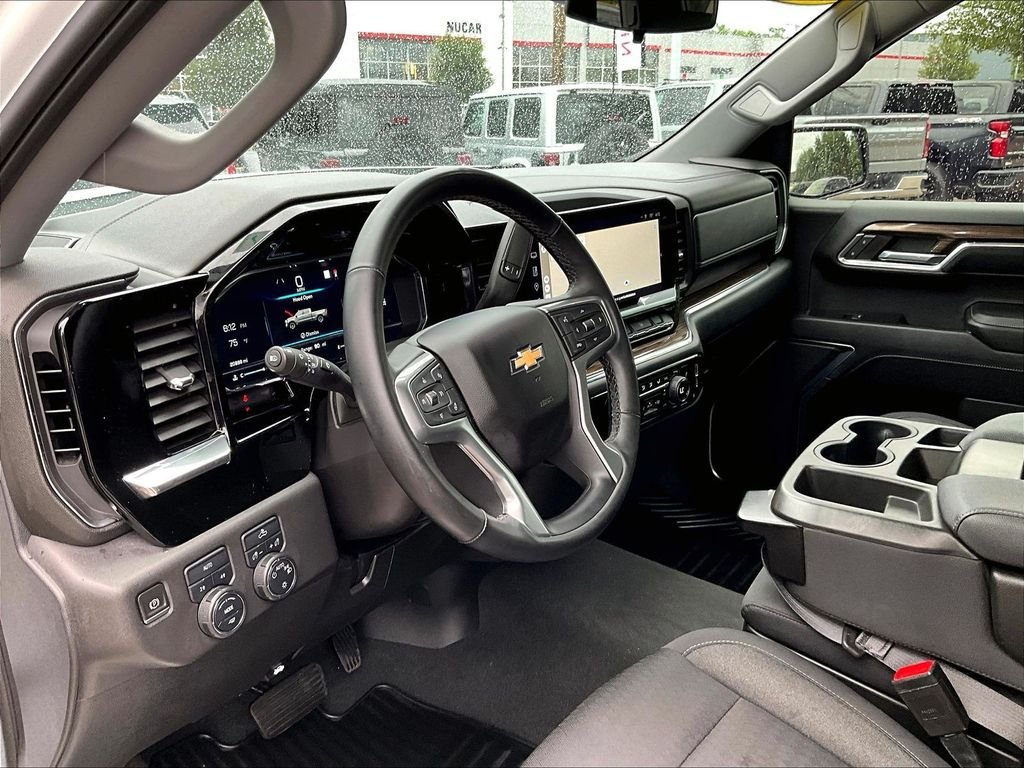 Used 2023 Chevrolet Silverado 1500 LT AWD/4WD image 8