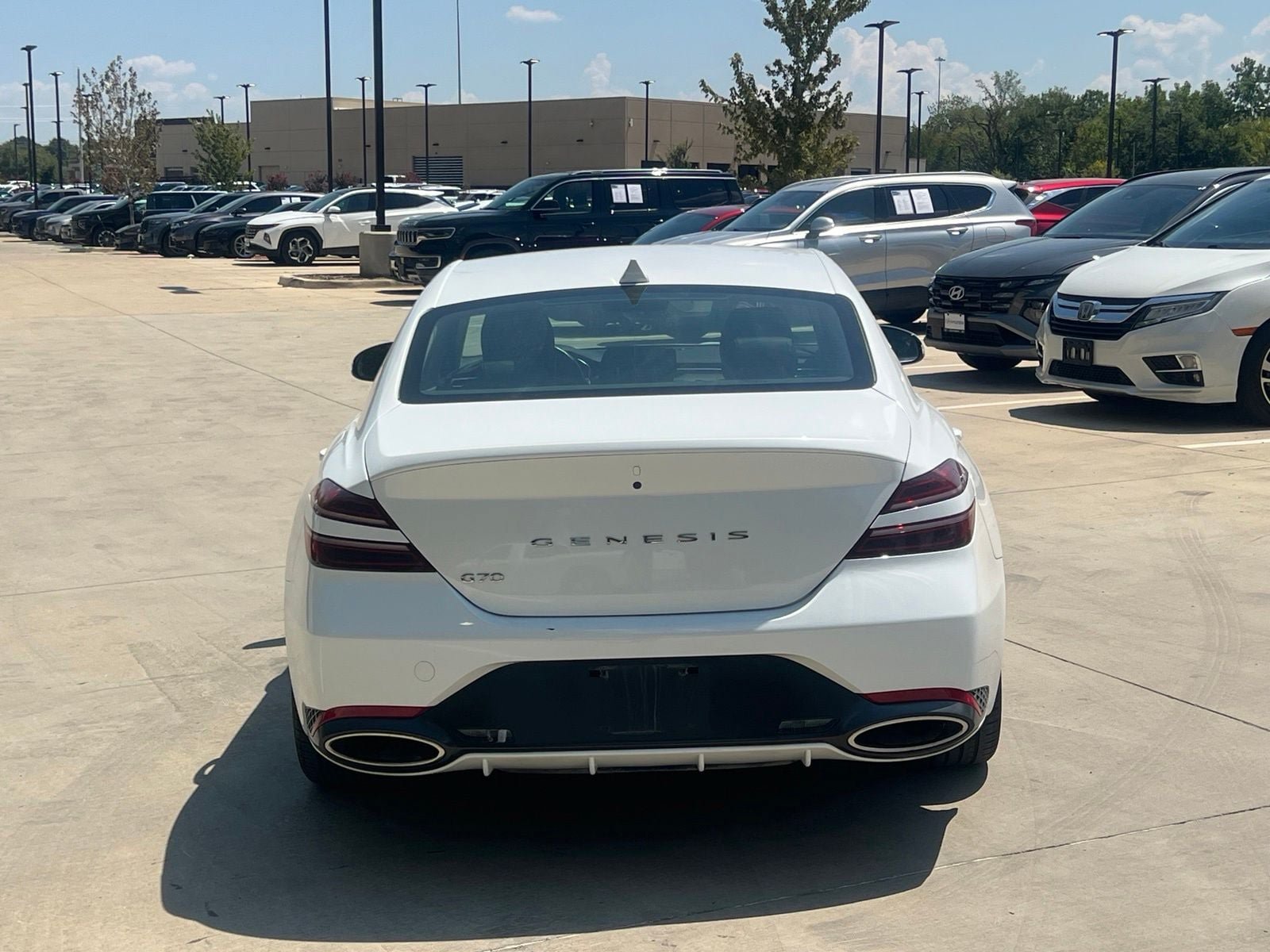 Used 2025 Genesis G70 2.5T RWD image 11
